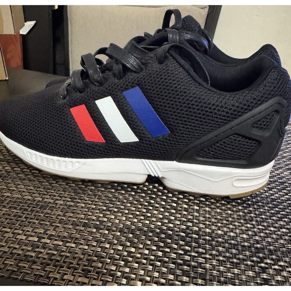 New Adidas Men’s Size 8 1/2  Red, White, & Blue Stripe